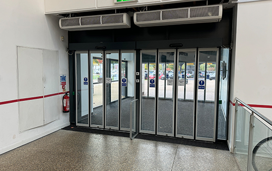 4 sets of FTA 20 bi-parting folding doors with RIC 290 sensors at the National Cycling Centre